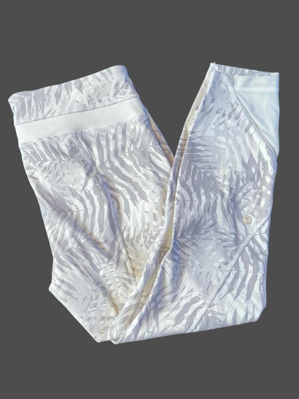 Lululemon Inspire Tight II Mesh Palm Camo White Nimbus 10 Zip Pocket Crop Yoga